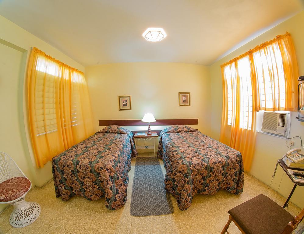 Indies Hotel Kingston Buitenkant foto